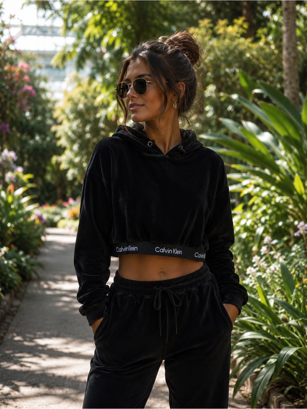 Calvin Klein Black Velour Cropped Hoodie Size L – Like New, Soft Velvet Feel